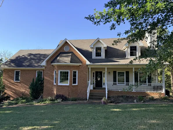 1001 Cherry Springs Dr, Cottontown, TN 37048