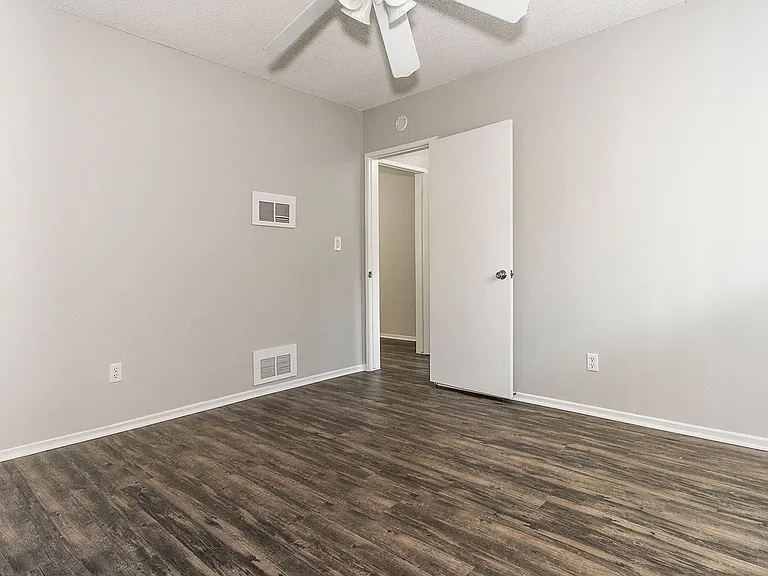 1268 Mariposa St — Photo 43