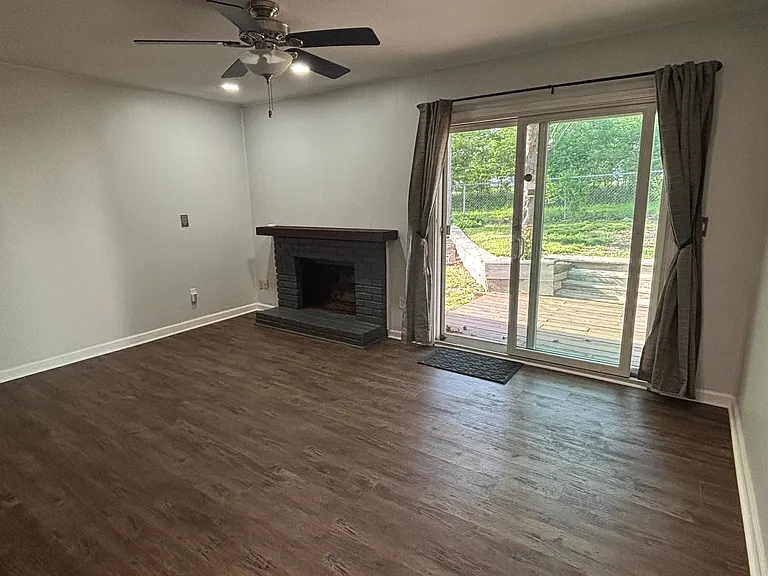 512 Woodland Ct — Photo 6