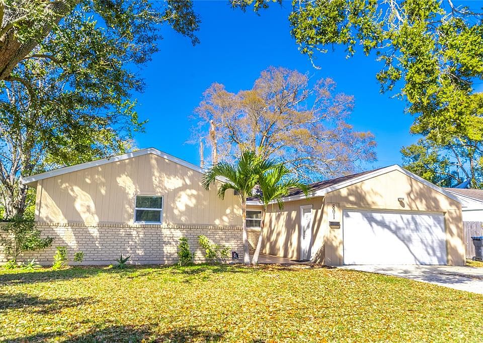 1st image of 801 EASTBROOK BOULEVARD