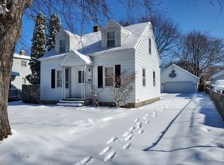 1326 Grove St, Oshkosh, WI 54901