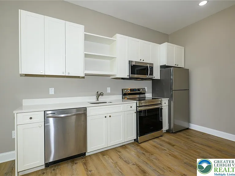 1012 2nd St N — Photo 13