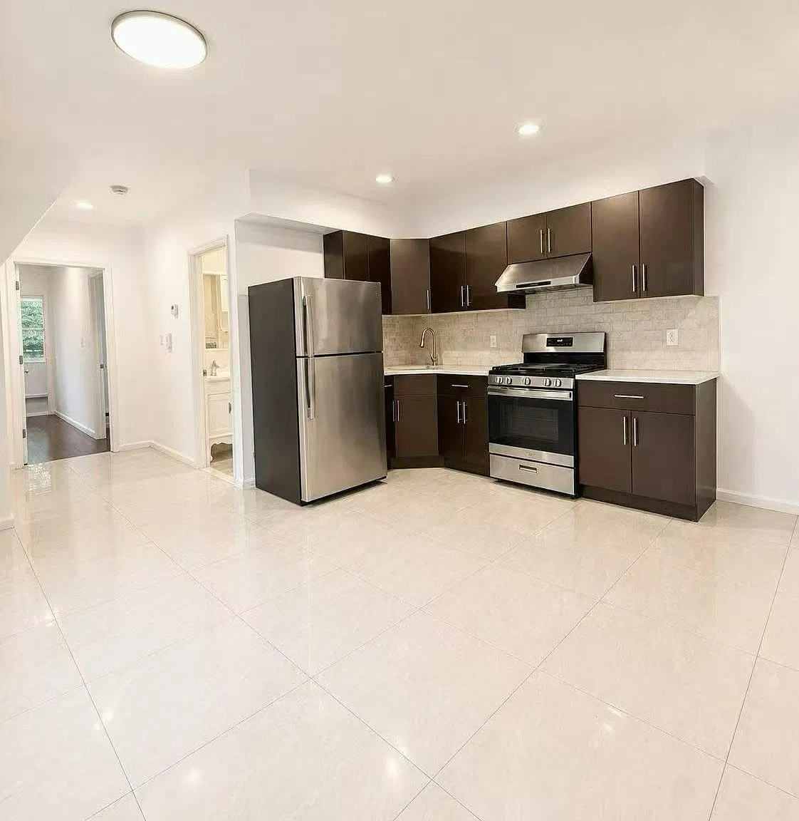2 bed, 900 sqft, $2,950 — Photo 1