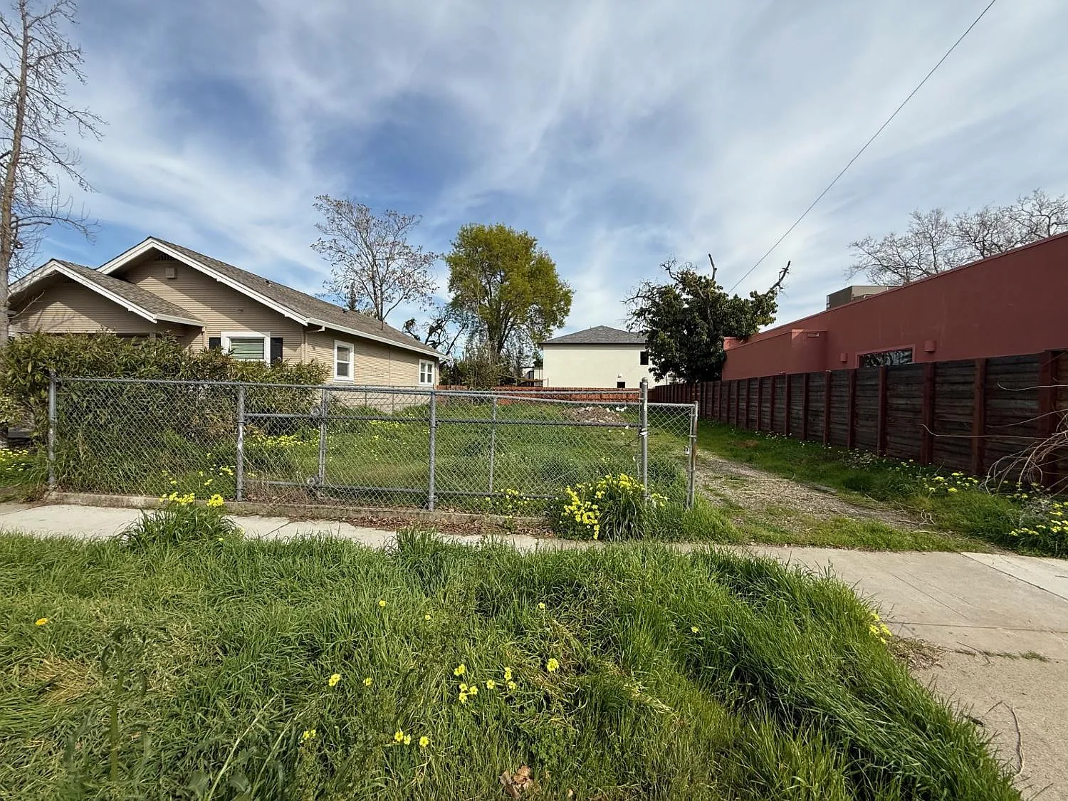 3235 Franklin Blvd photo 1