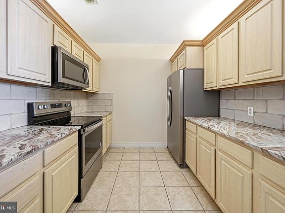 4th image of 1600 Arch St APT 1905