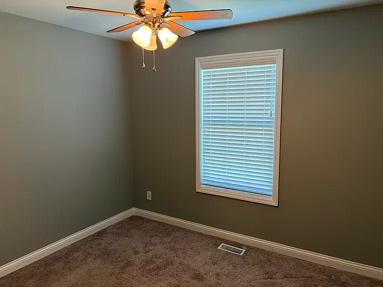 483 Honeysuckle Creek Dr — Photo 14