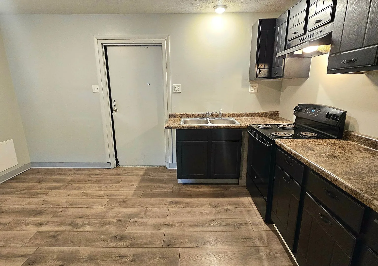 Sunnyslope Apartments — Photo 2
