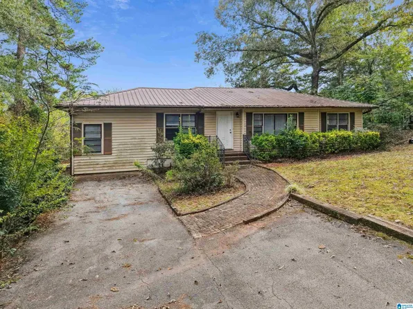 1733 Faircrest Dr, Bessemer, AL 35023