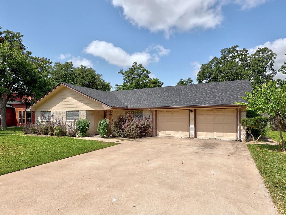1st image of 2305 Lathan Ln