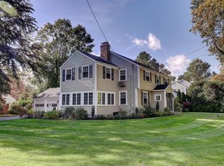 21 Lantern Ln, Barrington, RI 02806
