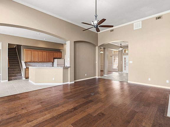 4th image of 7517 Rodeo Dr