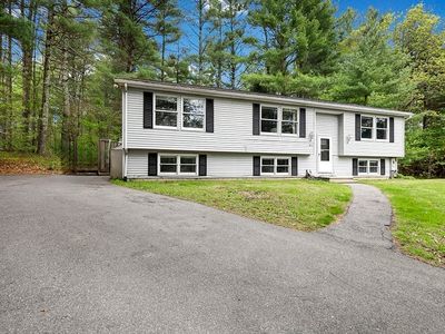 41 Woodland Rd, Uxbridge, MA, 01569