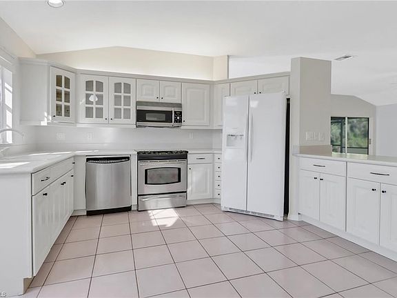 3rd image of 1090 Moon Lake DR