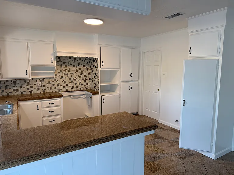 5277 Peacock Ln — Photo 7