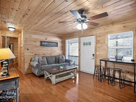 5th image of 406 King Branch Rd