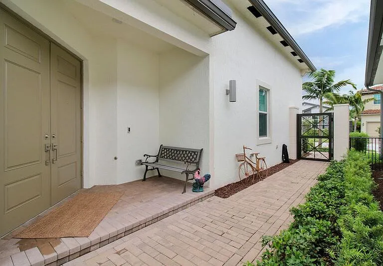 8914 Kingsmoor Way — Photo 7