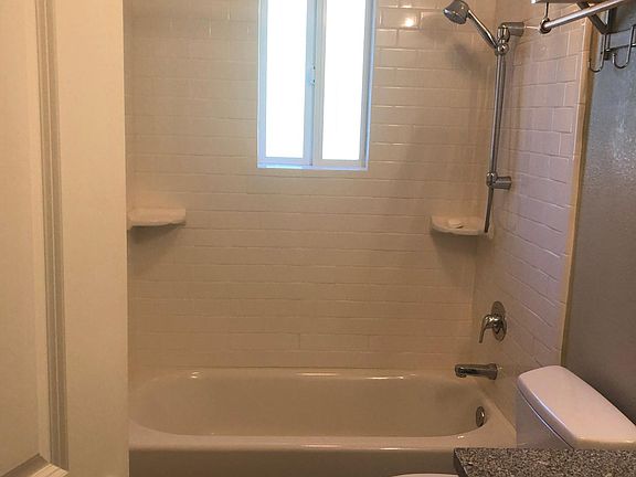 4th image of 471 Sierra Vista Ave APT 1