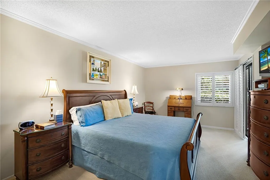 2 bed, 2.0 bath, 1880 sqft, $3,000 — Photo 4