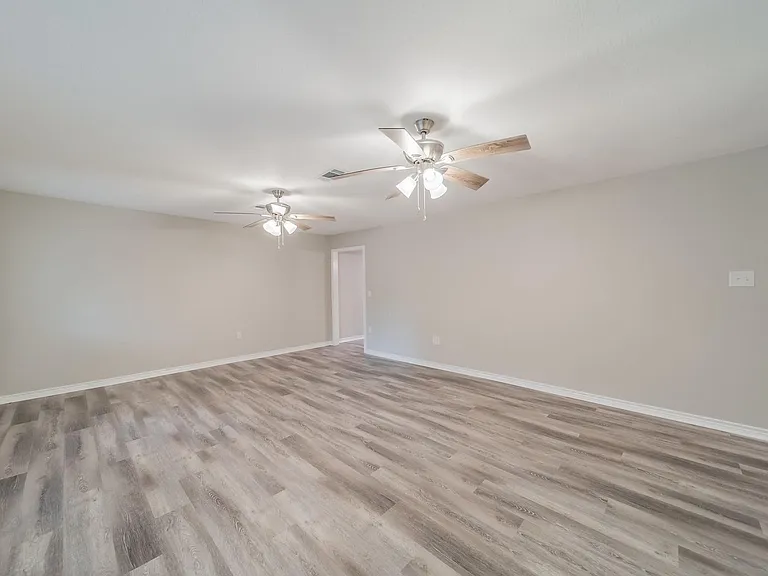 5739 Skylane Dr — Photo 29