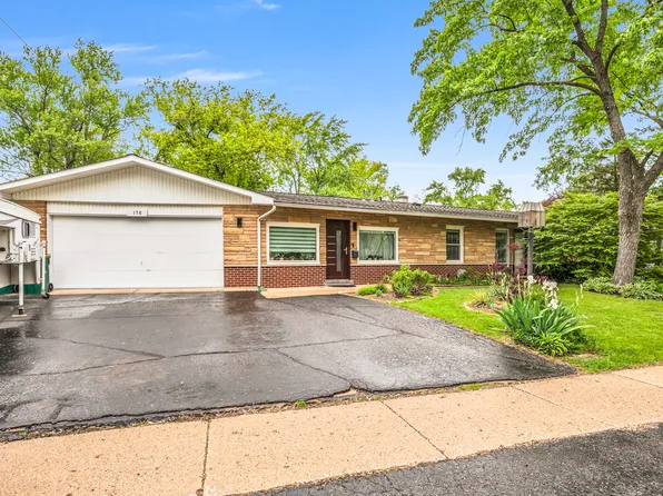 158 Saint Marys Pkwy, Buffalo Grove, IL 60089