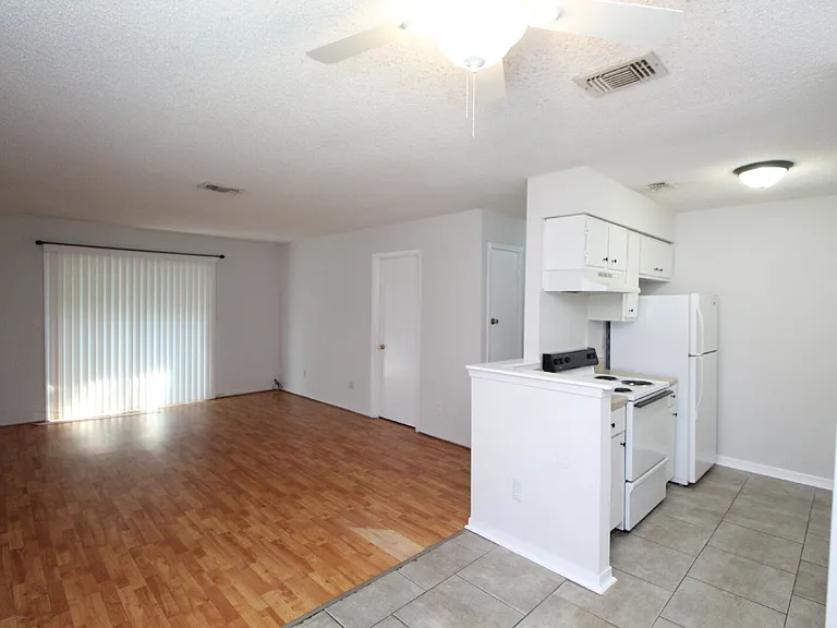 50 Fulton Ave #D16 — Photo 7
