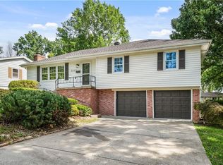 3115 NE 67th St, Kansas City, MO 64119