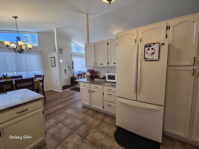 81 Loafers Ln — Photo 4