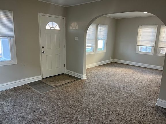 5th image of 419 S Lewis Ave