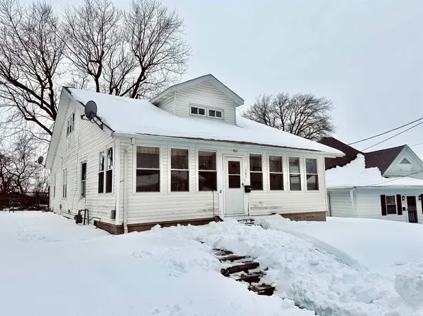 305 Walker St, Loogootee, IN 47553