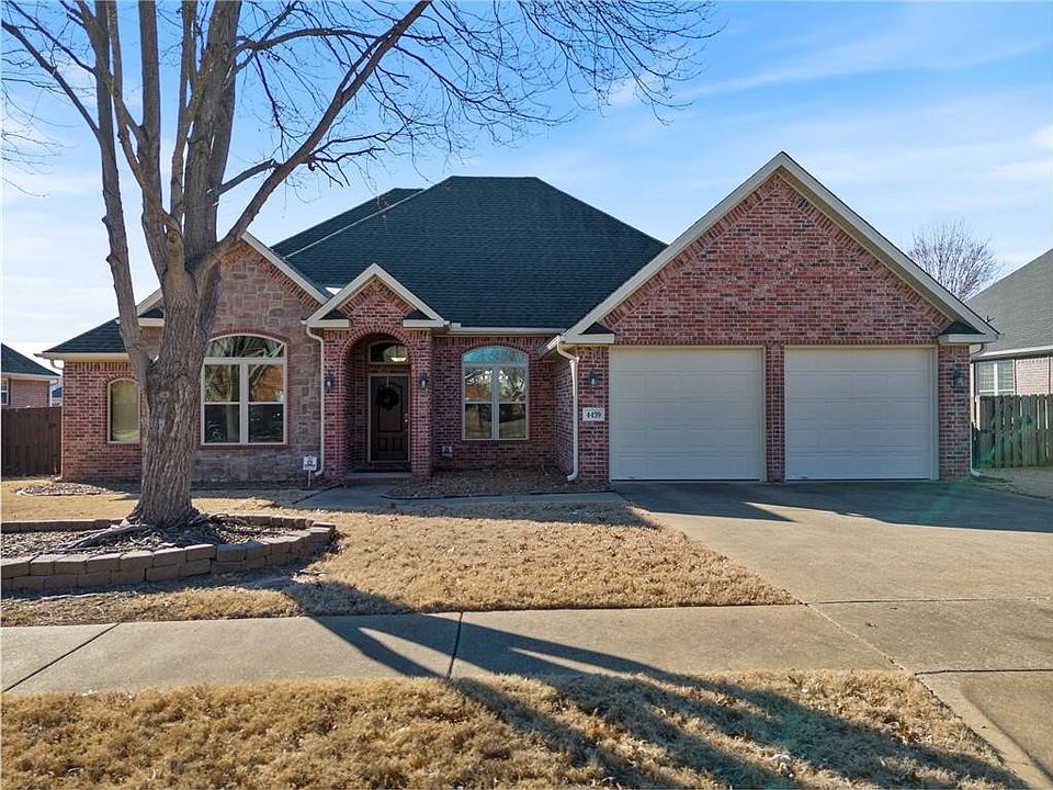 1st image of 4439 W Lofty Wood Dr