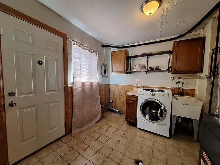 27067 Lawnwood St — Photo 9