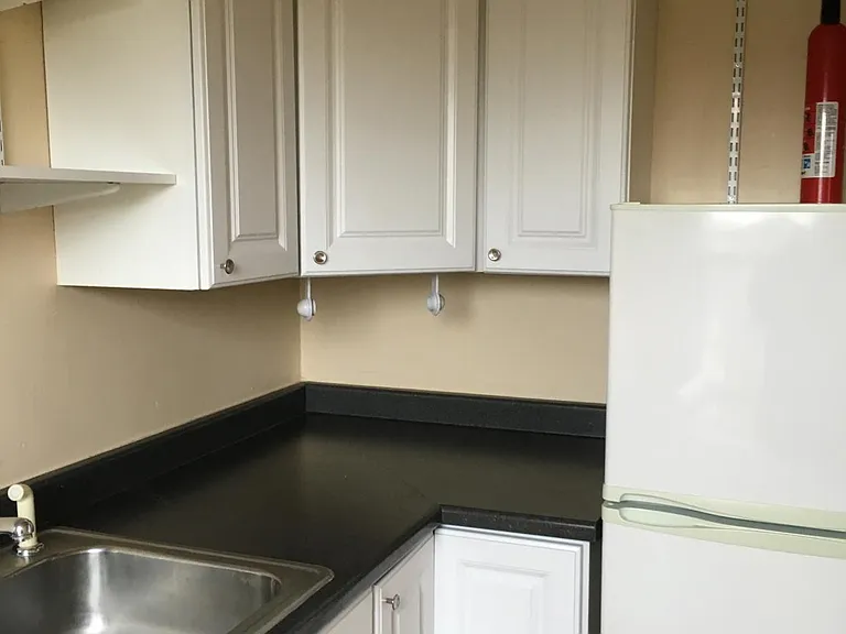 760 E 11th Ave #4 — Photo 9