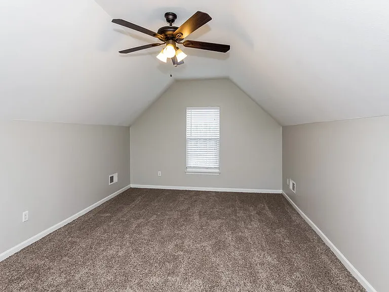 10120 Green Hedge Ave — Photo 4
