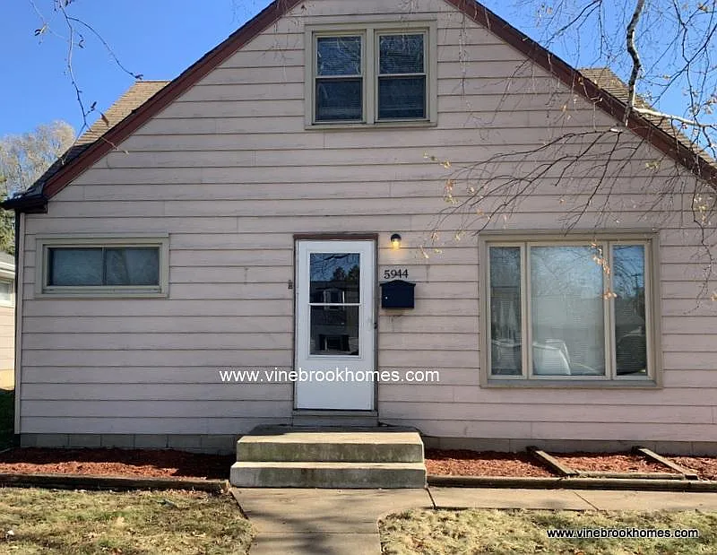 5944 N 71st St photo 1