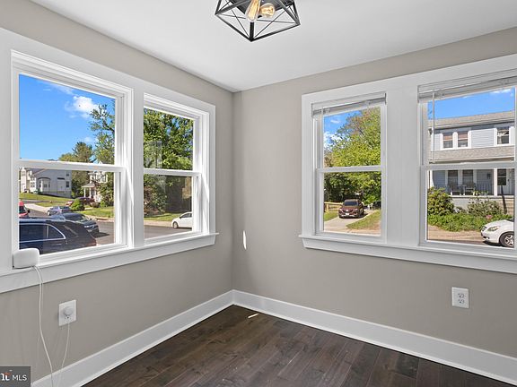 4th image of 7 Dunbar Ave