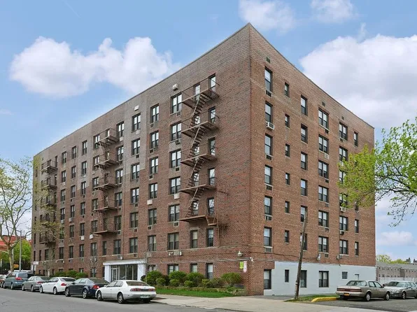 15272 Melbourne Ave, Flushing, NY 11367