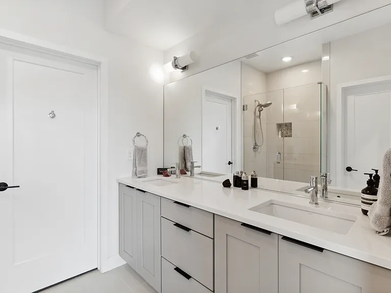 2345 N Decatur St — Photo 9