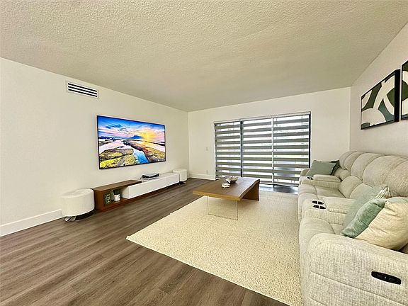 2nd image of 342 Lakeview Drive #104