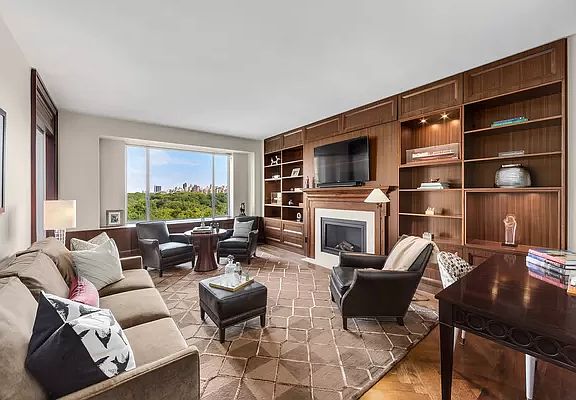 4th image of 150 Central Park S #1004