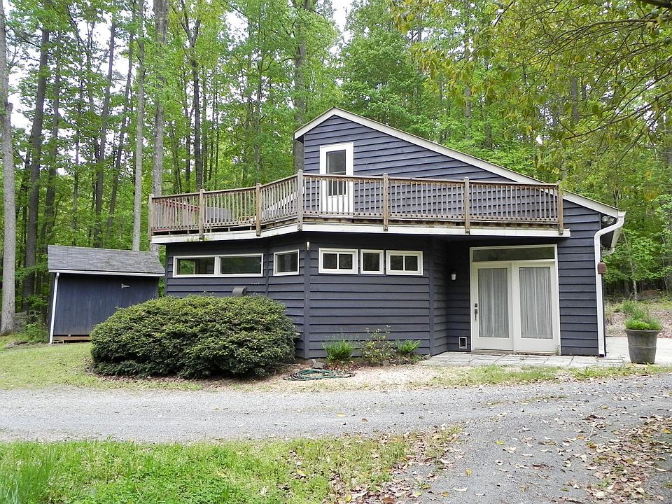 Building and front door entrance, from driveway