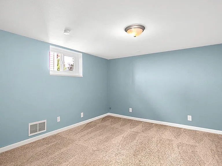 5615 11th Ave NE — Photo 10