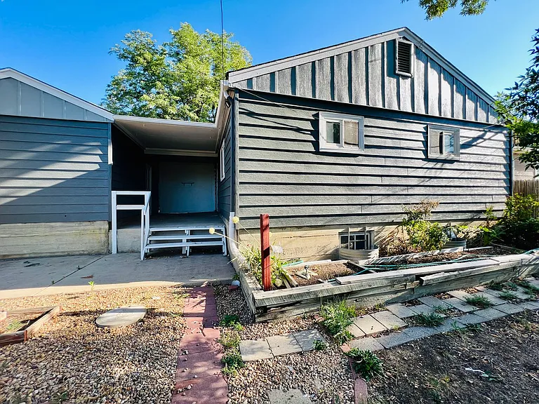 4726 E Utah Pl — Photo 18