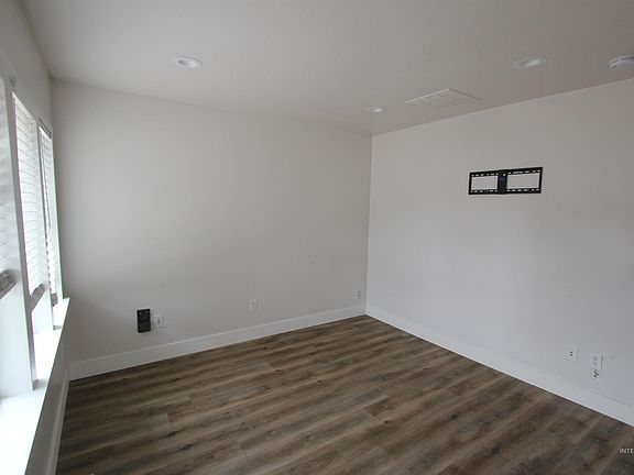 2nd image of 1712 5th St S