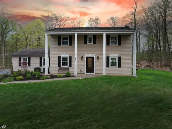 24 Green Valley Dr, Green Brook Twp., NJ 08812