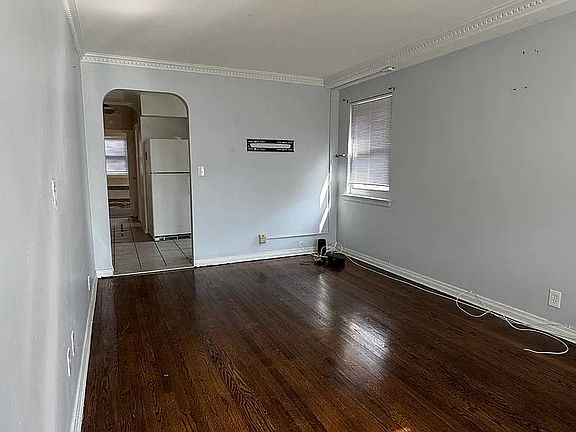 2nd image of 5387 69th St Floor 1