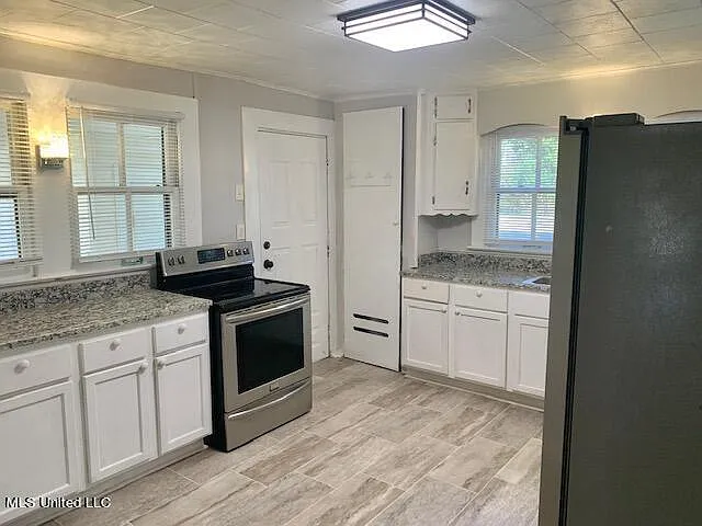 1002 Belair St — Photo 4