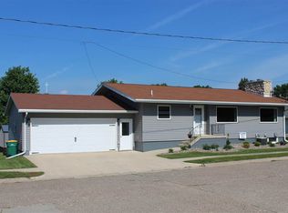 404 S East St, Monona, IA 52159
