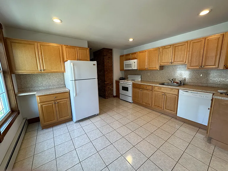 120 Bishop St #1C — Photo 3