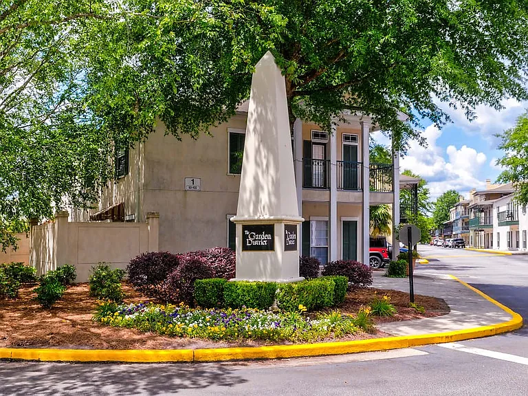 The Garden District — Photo 1