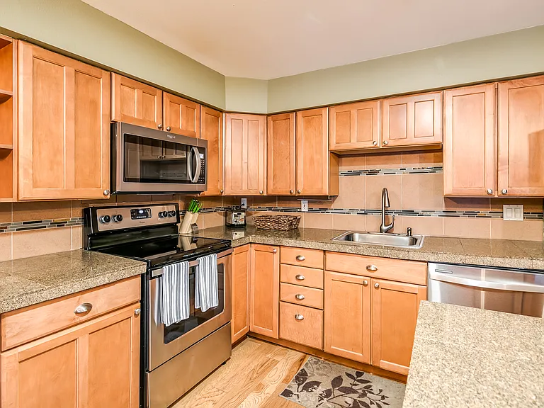 4295 Columbine Dr #15 — Photo 6